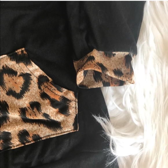 << Leopard Print & Black Sweatshirt Set >> - Picture 5 of 5